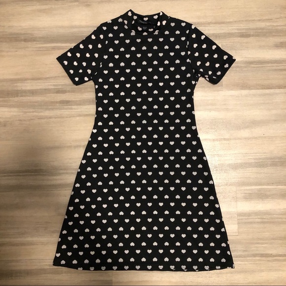 PrettyLittleThing Dresses & Skirts - PrettyLittlething dress with hearts, size 4